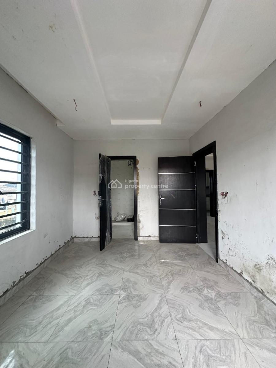 Spaciously Built 3 Bedroom Maisonette with Bq, Lekki, Ajah, Lagos, Flat / Apartment for Sale