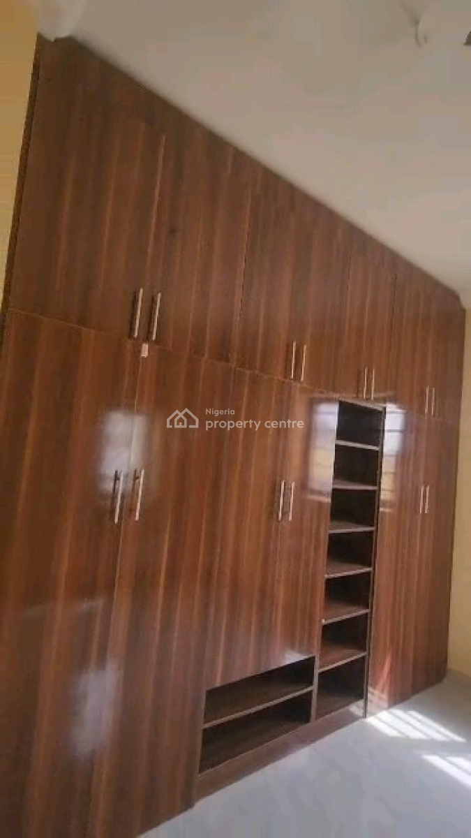 Luxurious 3-bedroom Apartment with Bq, Guzape District, Abuja, Flat / Apartment for Rent