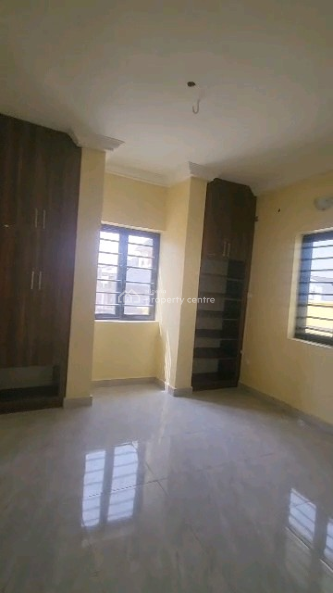 Luxurious 3-bedroom Apartment with Bq, Guzape District, Abuja, Flat / Apartment for Rent