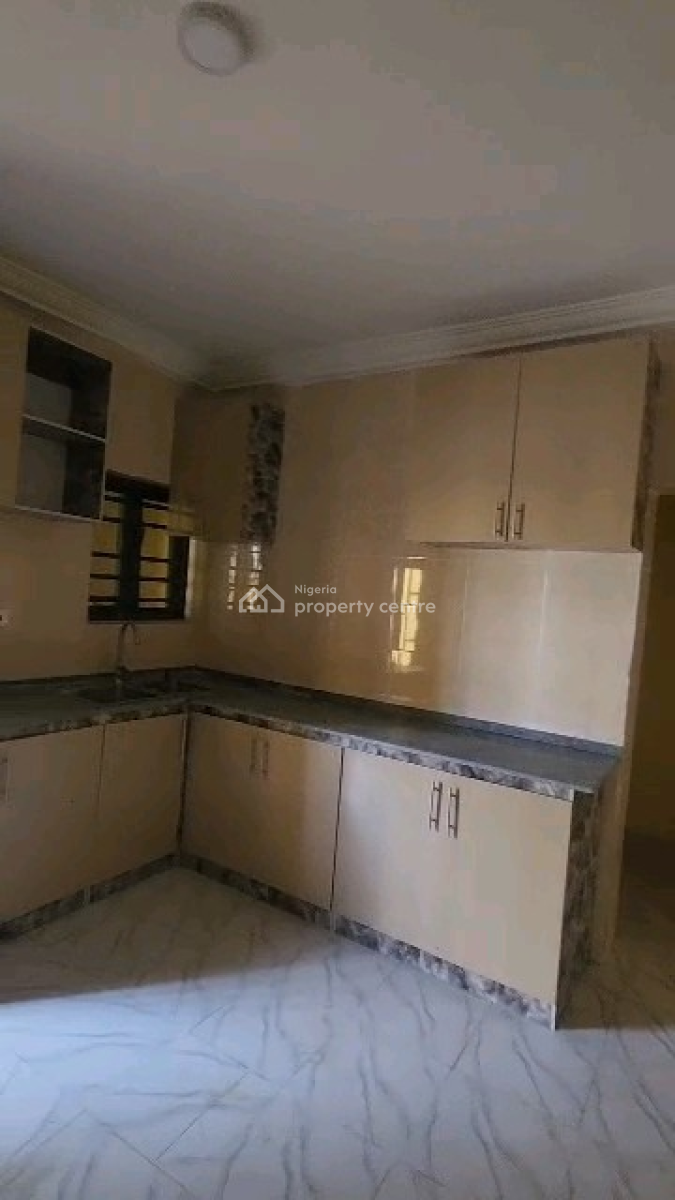 Luxurious 3-bedroom Apartment with Bq, Guzape District, Abuja, Flat / Apartment for Rent