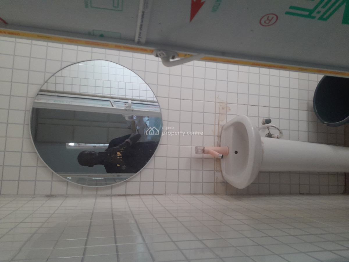 Newly Built Standard Furnished 8 Rooms Hotel, 54 Along Benin Auchi Road, Aduwawa Road, Benin City, Benin, Oredo, Edo, Hotel / Guest House for Rent