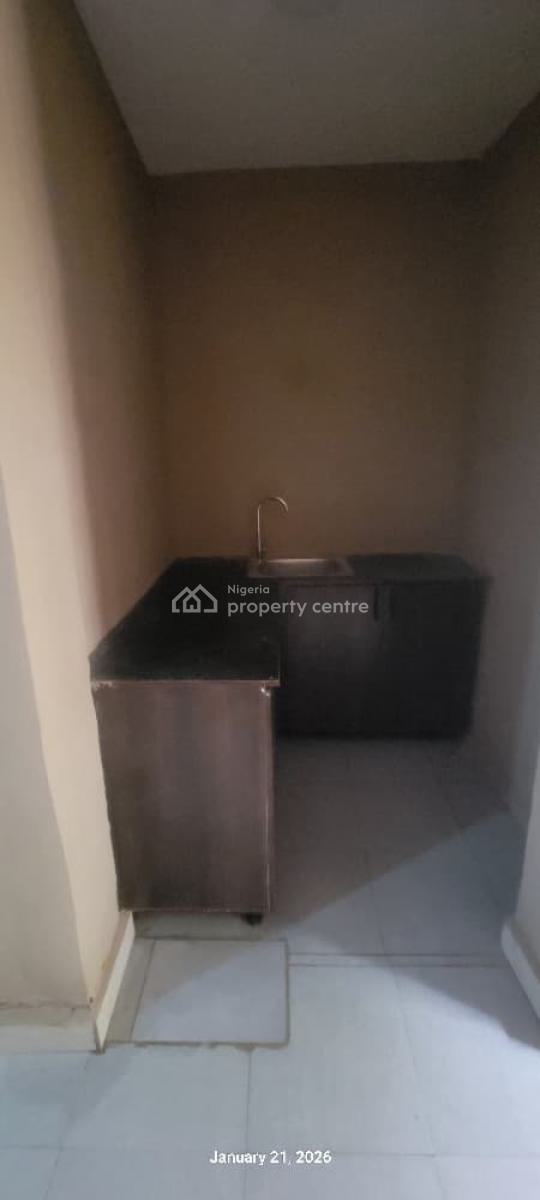 Executive 1bedroom Apartment with Fitted Kitchen Cabinets and Wardrobe, Millenium Estate Off Admiralty Way, Lekki Phase 1, Lekki, Lagos, Flat / Apartment for Rent