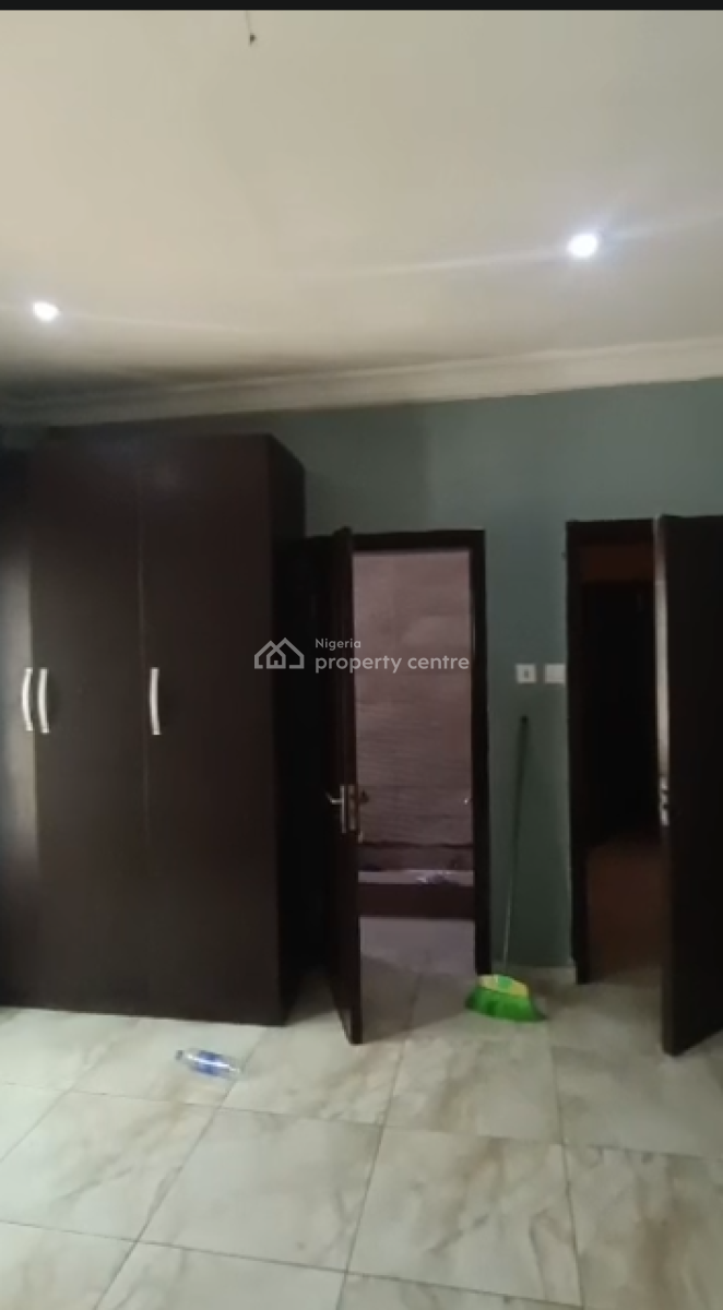 Spacious Shared Apartment, Lekki Scheme 2, Lekki Phase 2, Lekki, Lagos, Flat / Apartment for Rent