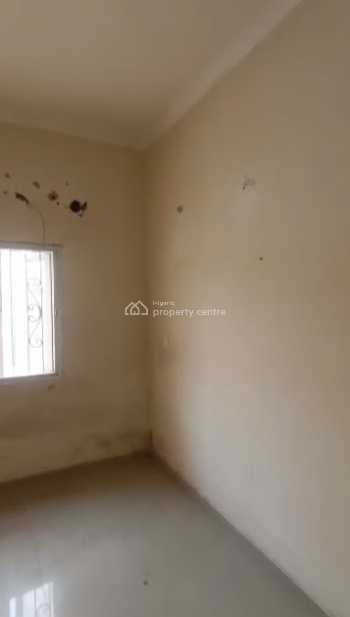 Spacious Shared Apartment, Scheme 2, Lekki Phase 2, Lekki, Lagos, Flat / Apartment for Rent
