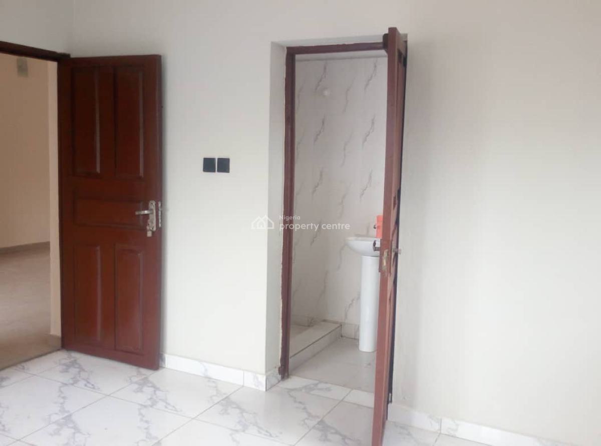 a 2 Bedroom Flat, Omole Phase 2, Ikeja, Lagos, Flat / Apartment for Rent