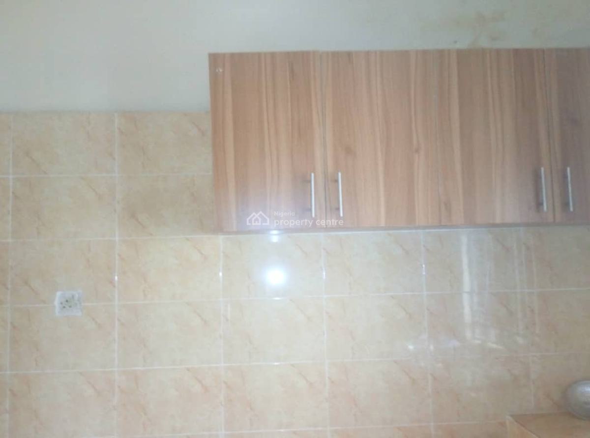 a 2 Bedroom Flat, Omole Phase 2, Ikeja, Lagos, Flat / Apartment for Rent