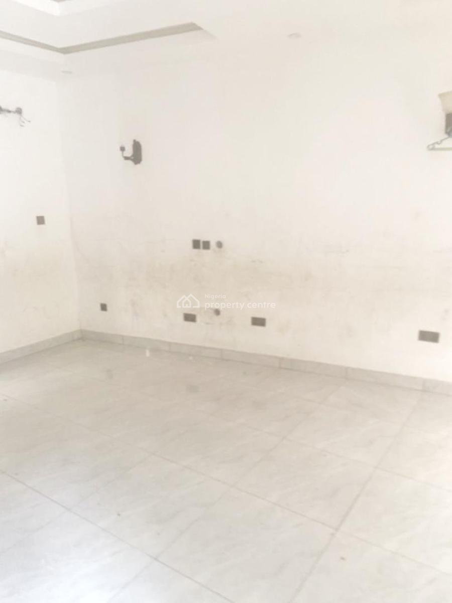 a 2 Bedroom Flat, Omole Phase 2, Ikeja, Lagos, Flat / Apartment for Rent