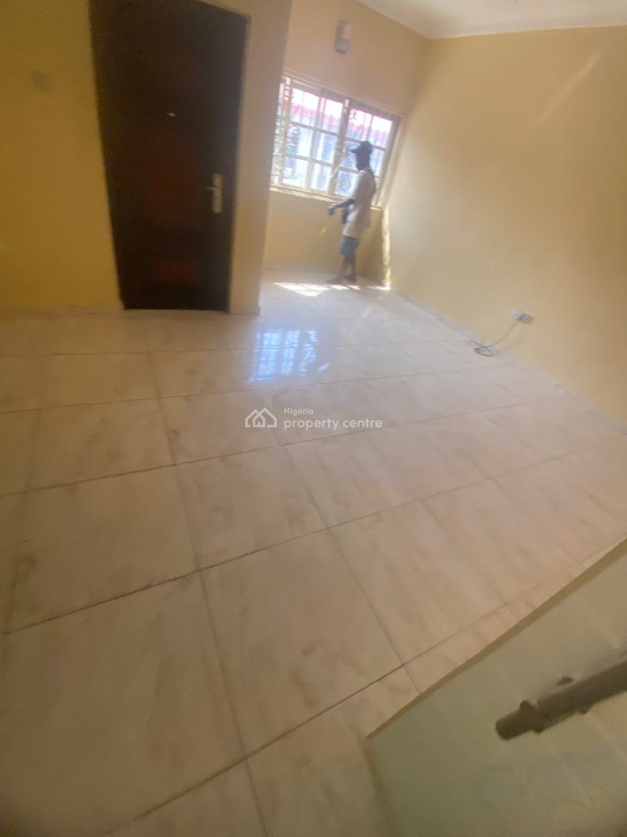 Sweet Mini Flat with Private Bancony Upstairss, Lekki, Lekki Phase 1, Lekki, Lagos, Mini Flat (room and Parlour) for Rent