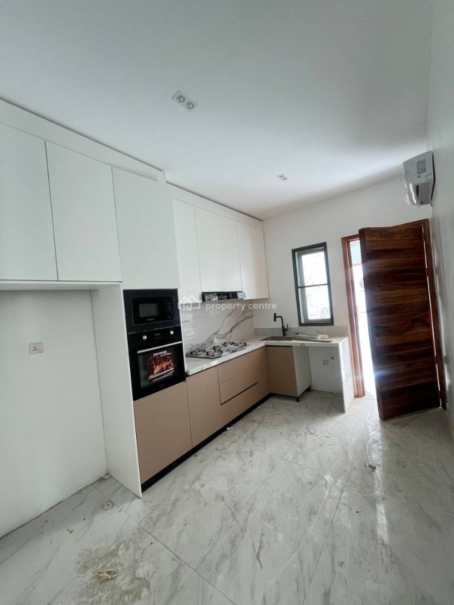 2 Bedroom Apartment, Lekki Phase 1, Lekki, Lagos, Flat / Apartment for Sale