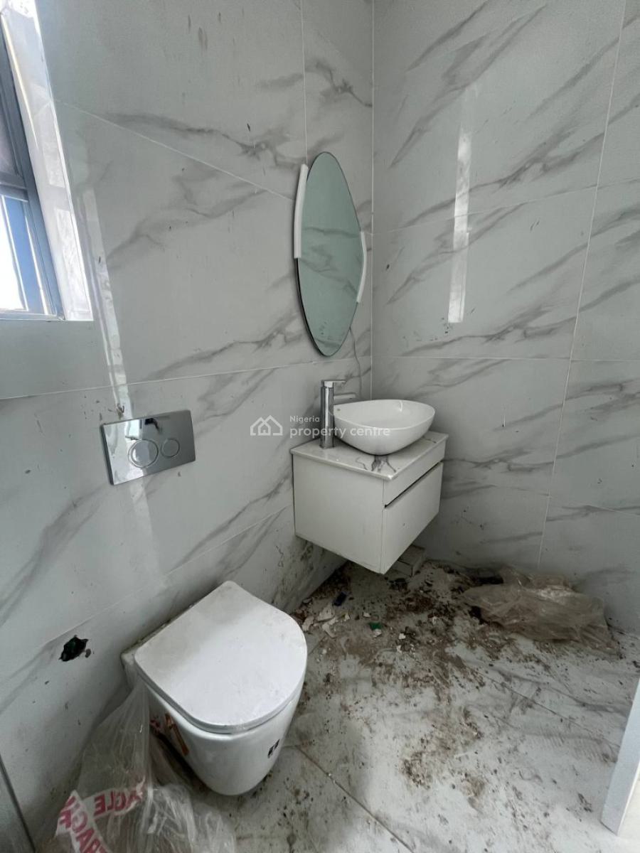 2 Bedroom Apartment, Lekki Phase 1, Lekki, Lagos, Flat / Apartment for Sale