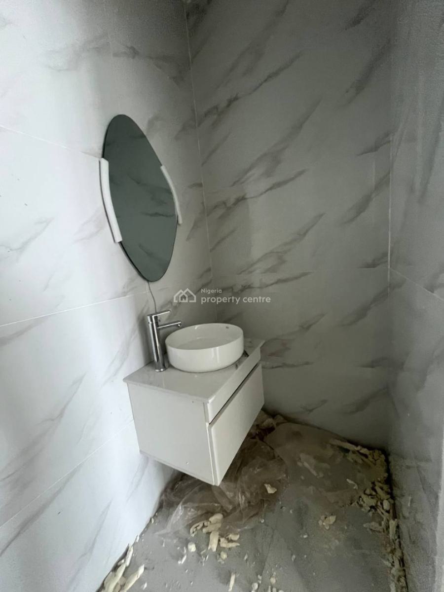 2 Bedroom Apartment, Lekki Phase 1, Lekki, Lagos, Flat / Apartment for Sale