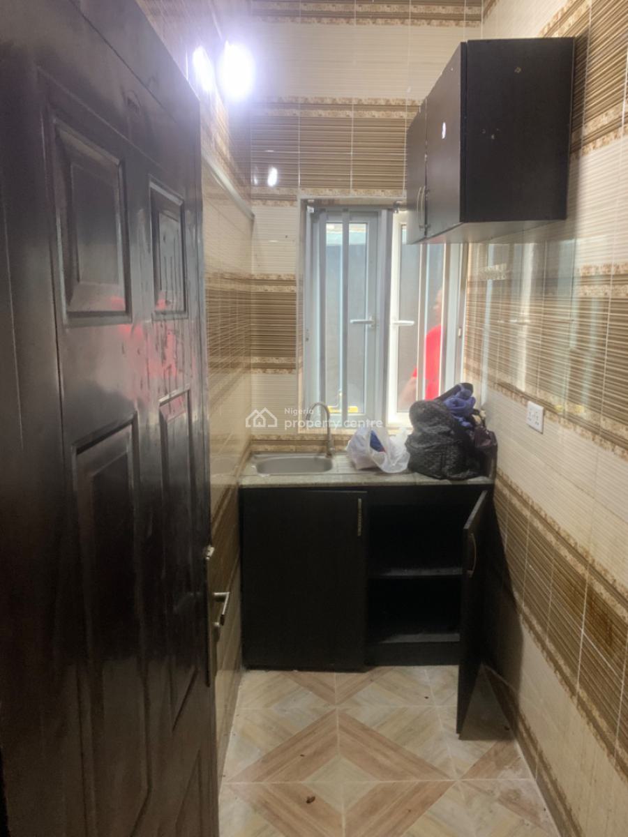 Luxury 3 Bedroom Flat, Gra Phase 1, Magodo, Lagos, Flat / Apartment for Rent