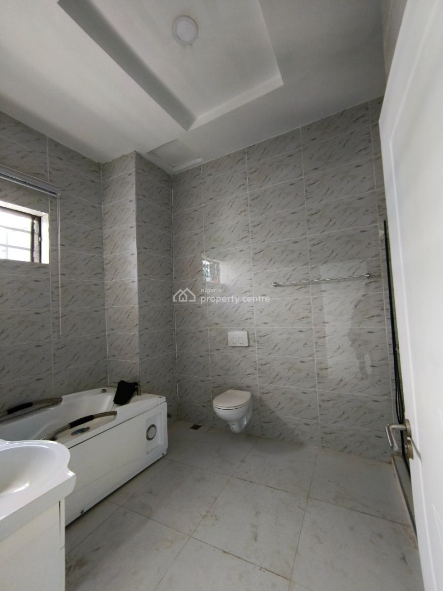 Luxury Well Maintained 4 Bedrooms Duplex, Osapa, Lekki, Lagos, Terraced Duplex for Rent