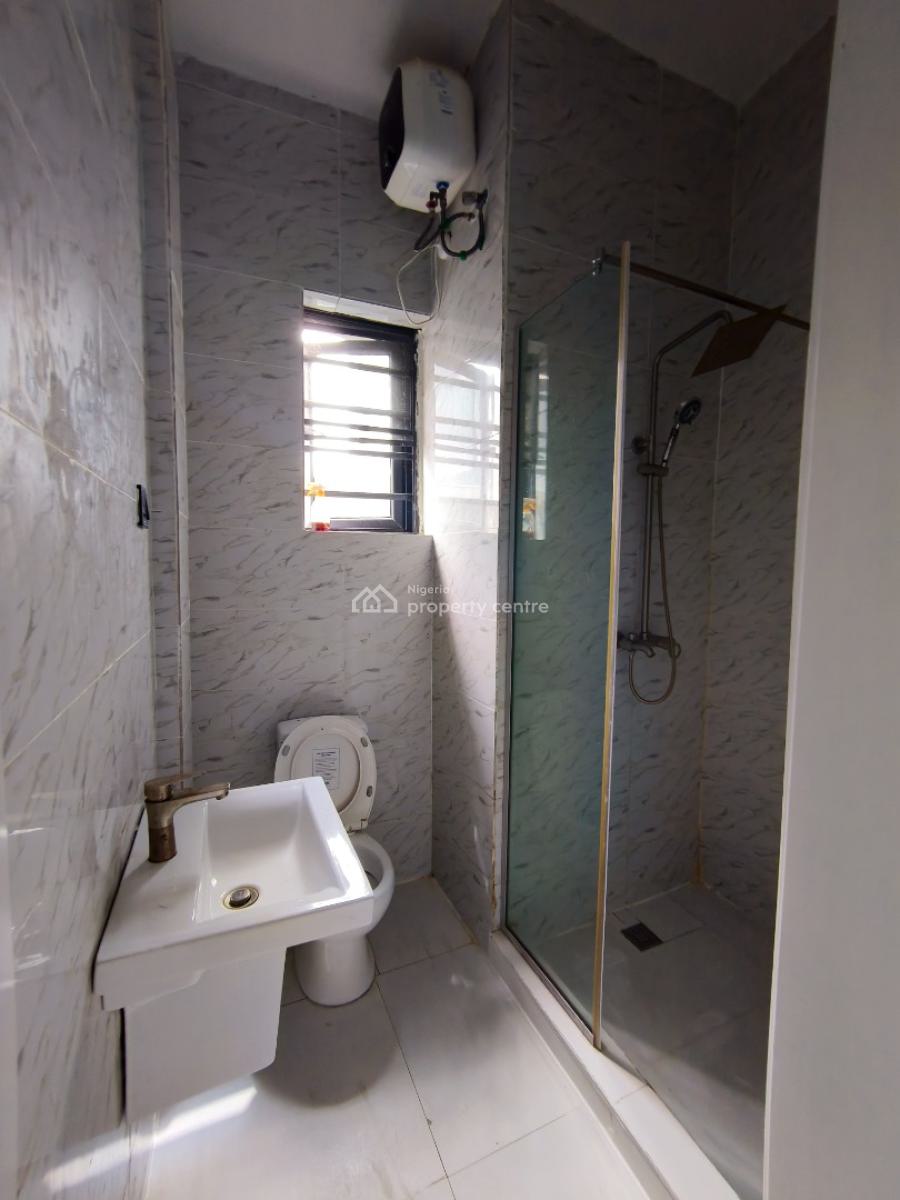 Luxury Well Maintained 4 Bedrooms Duplex, Osapa, Lekki, Lagos, Terraced Duplex for Rent