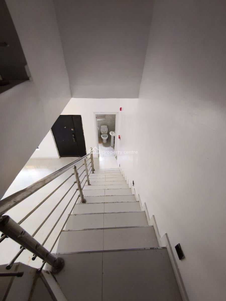 Luxury Well Maintained 4 Bedrooms Duplex, Osapa, Lekki, Lagos, Terraced Duplex for Rent