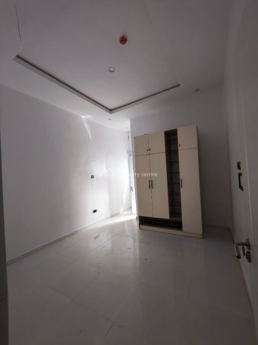 Luxury Well Maintained 4 Bedrooms Duplex, Osapa, Lekki, Lagos, Terraced Duplex for Rent