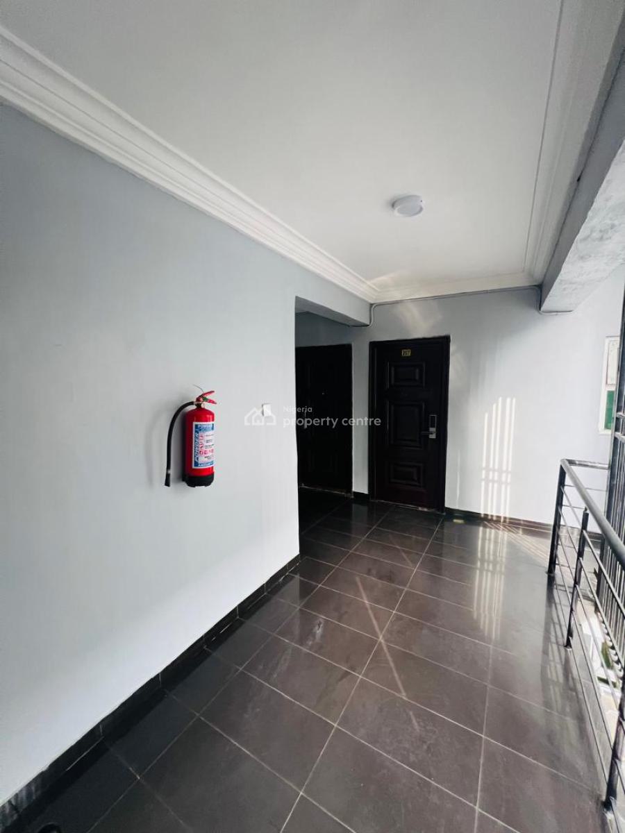 2 Bedrooms Apartment in a Secured Estate, Ologolo, Lekki, Lagos, Flat / Apartment for Rent