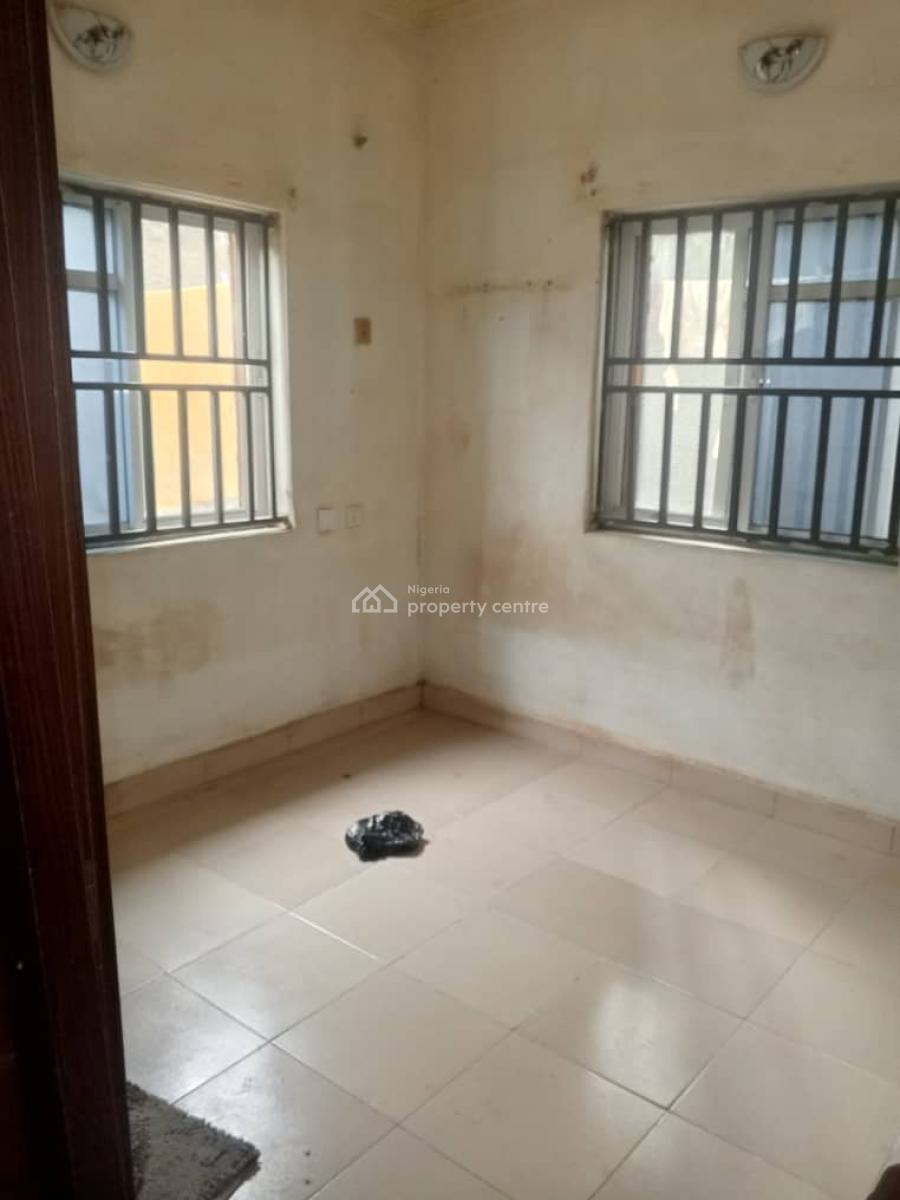 Lovely Mini Flat, Adekunle, Yaba, Lagos, Mini Flat (room and Parlour) for Rent