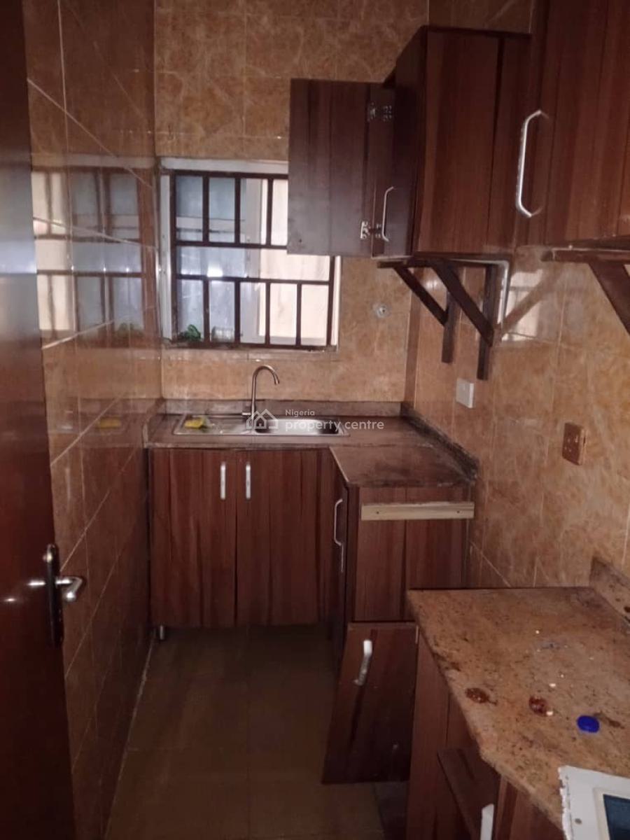 Lovely Mini Flat, Adekunle, Yaba, Lagos, Mini Flat (room and Parlour) for Rent