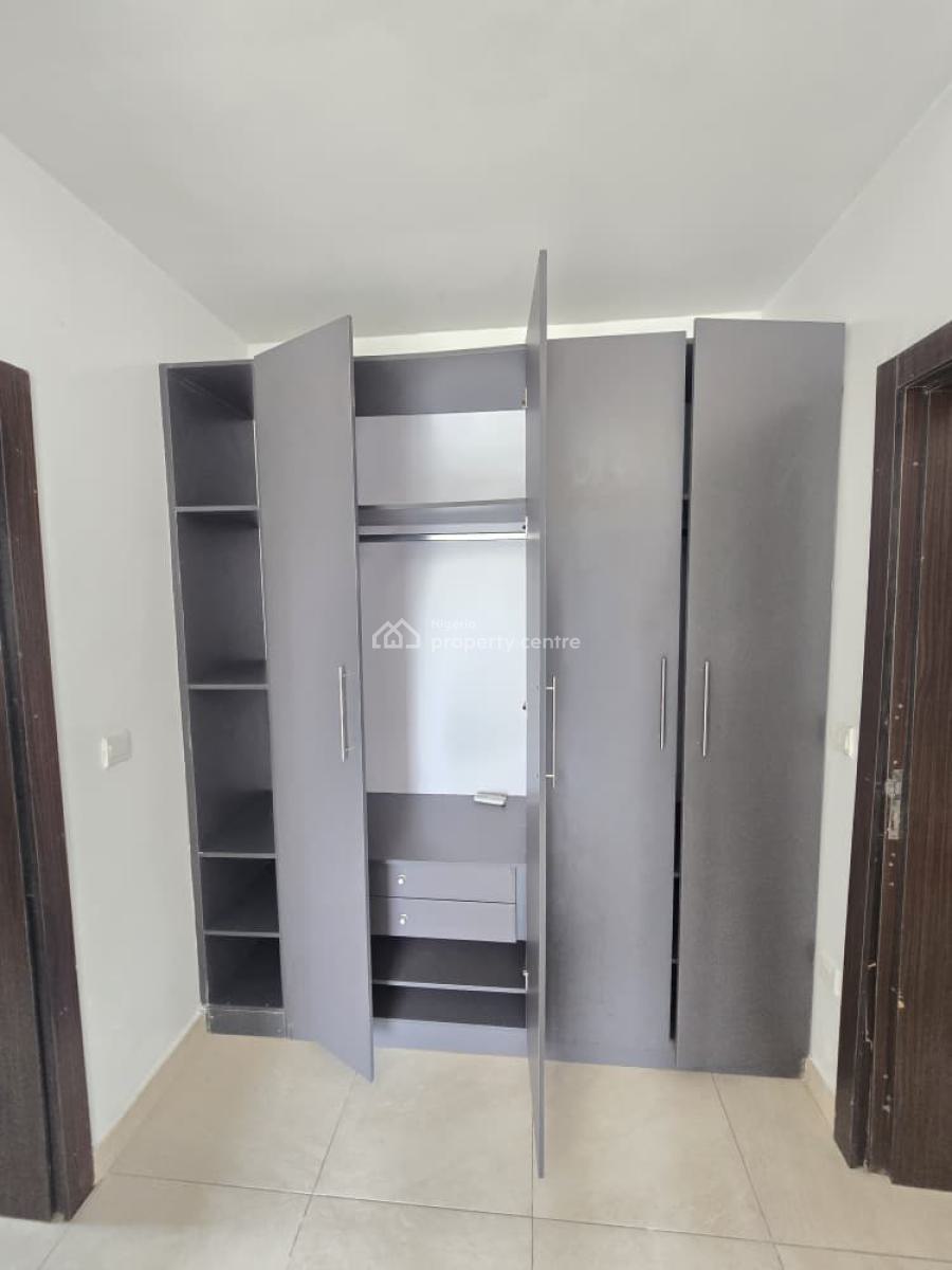 Very Spacious 3 Bedroom Flat with a Bq, Old Ikoyi, Old Ikoyi, Ikoyi, Lagos, Flat / Apartment for Rent