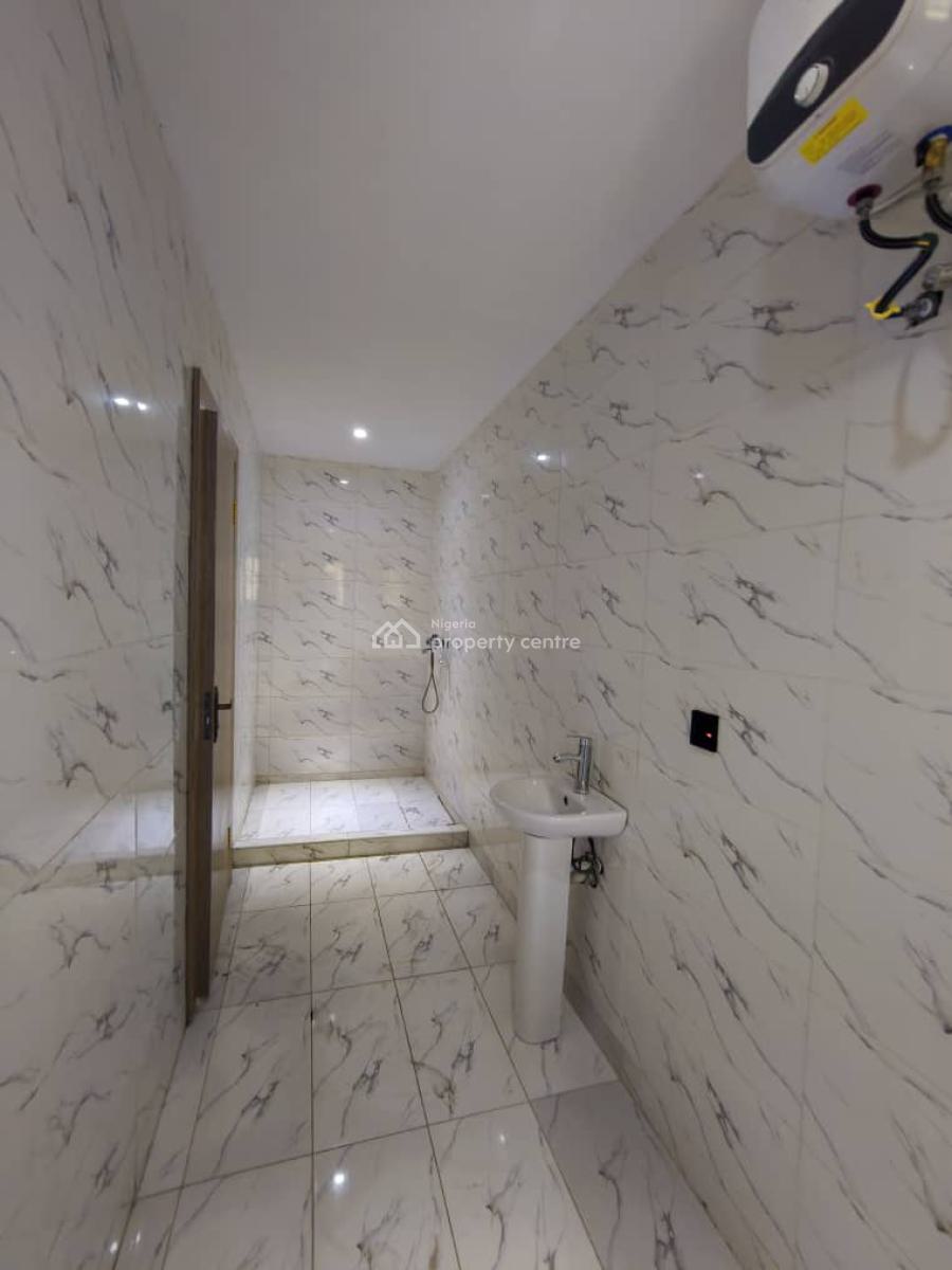 Sweet and Spacious 3 Bedroom Apartment, Lekki Phase 1, Lekki, Lagos, Flat / Apartment for Rent