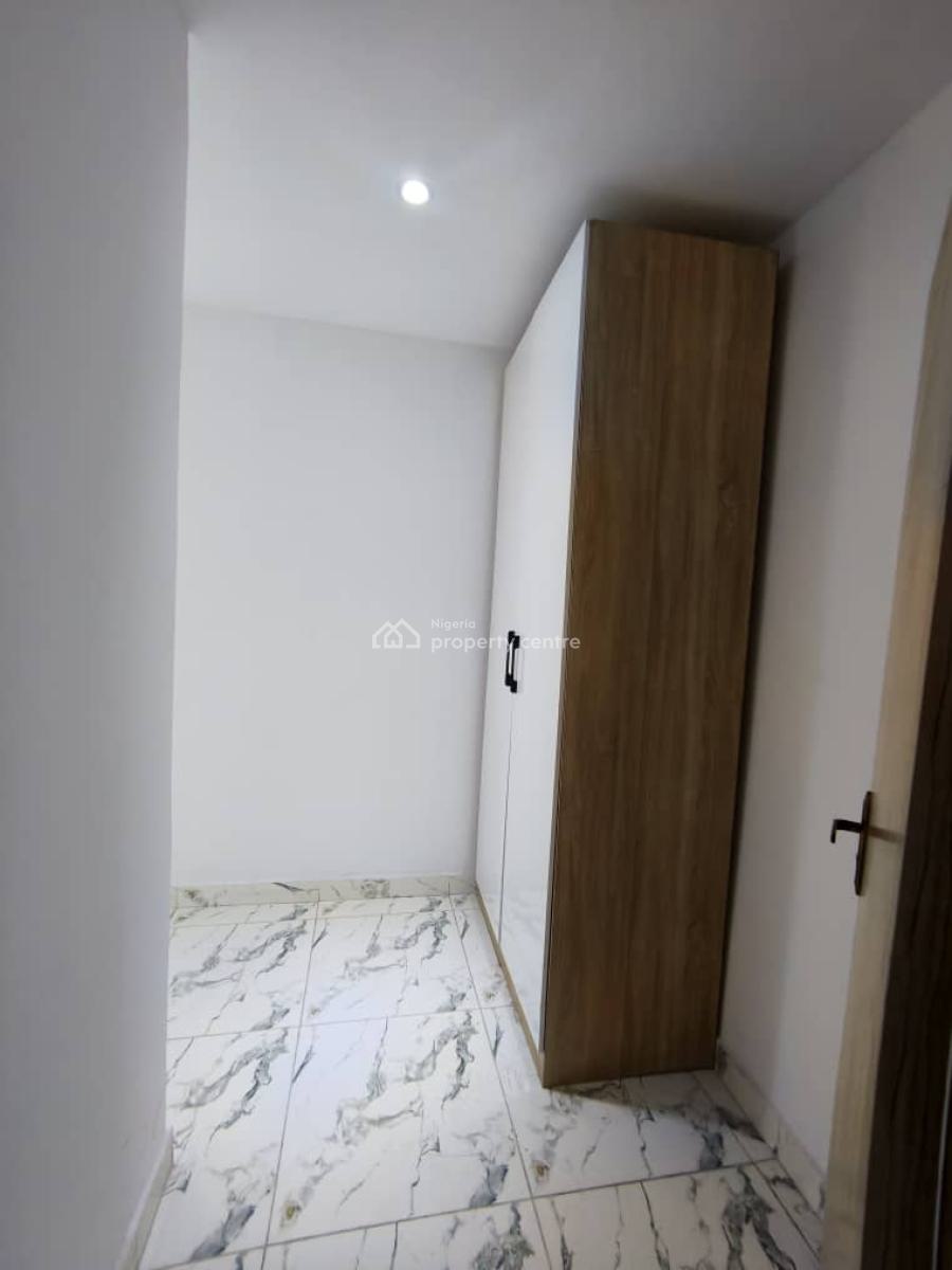 Sweet and Spacious 3 Bedroom Apartment, Lekki Phase 1, Lekki, Lagos, Flat / Apartment for Rent