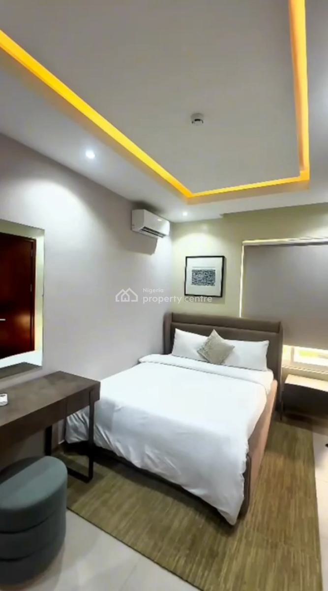 Luxurious 3 Bedroom Flat Ensuit with Bq,pool, Old Ikoyi, Ikoyi, Lagos, Flat / Apartment for Rent