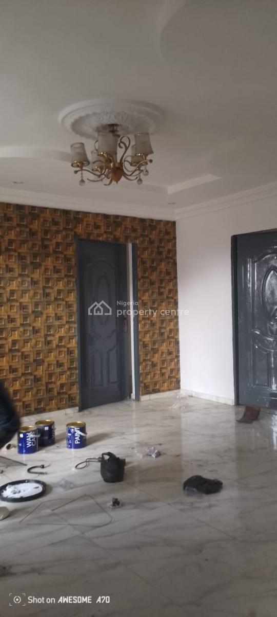 a Standard Three Bedroom Flat Available, Oyadiran Estate, Yaba, Lagos, Flat / Apartment for Rent