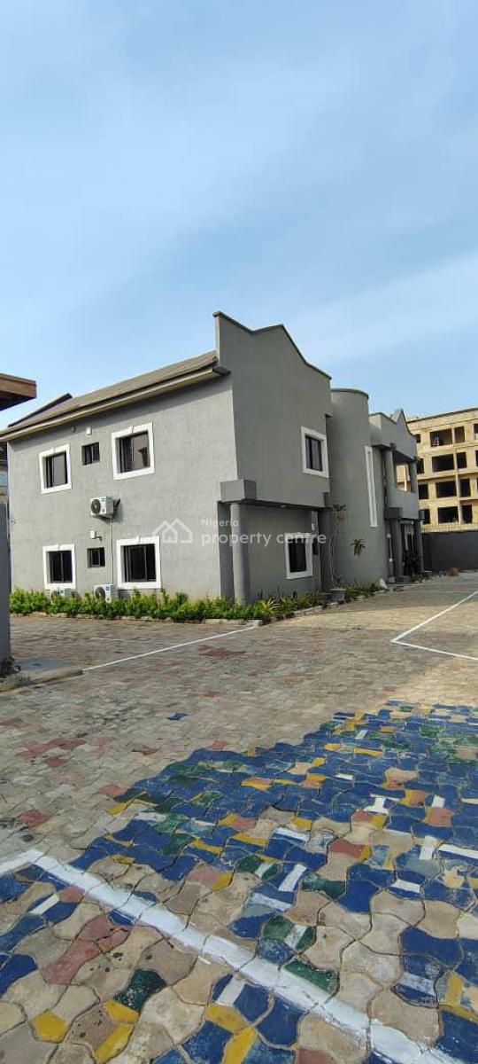 Well Finished Serviced 3 Bedroom Flat with a Room Bq, Lekki Phase 1, Lekki, Lagos, Flat / Apartment for Rent