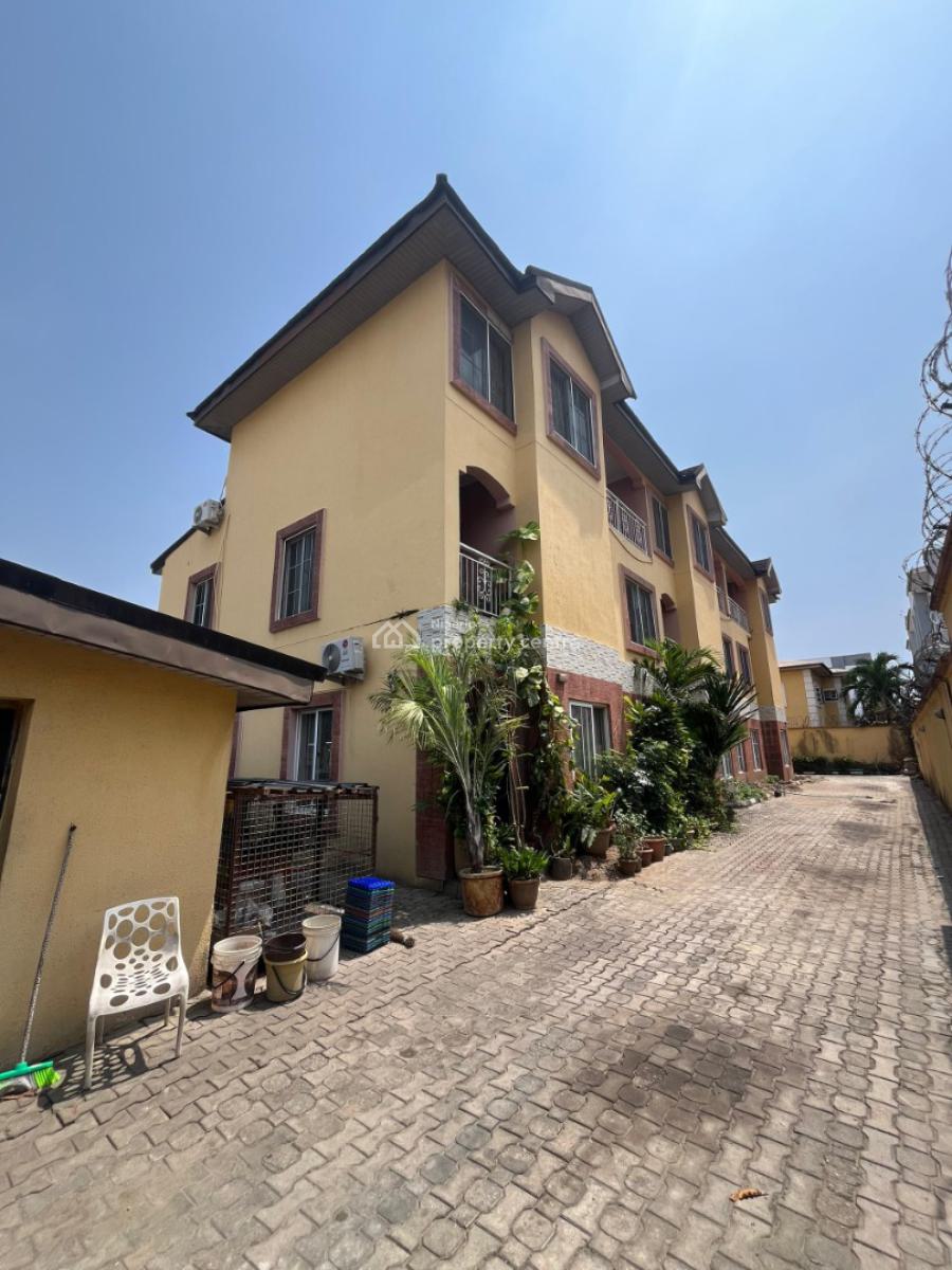 Spacious 4 Bedroom Terrace Duplex, Lekki Phase 1, Lekki, Lagos, Terraced Duplex for Rent