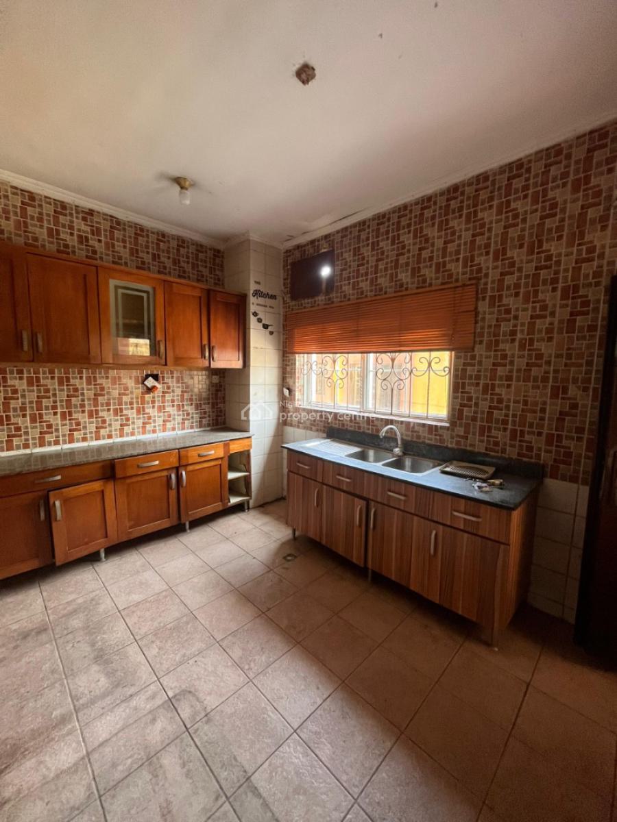 Spacious 4 Bedroom Terrace Duplex, Lekki Phase 1, Lekki, Lagos, Terraced Duplex for Rent