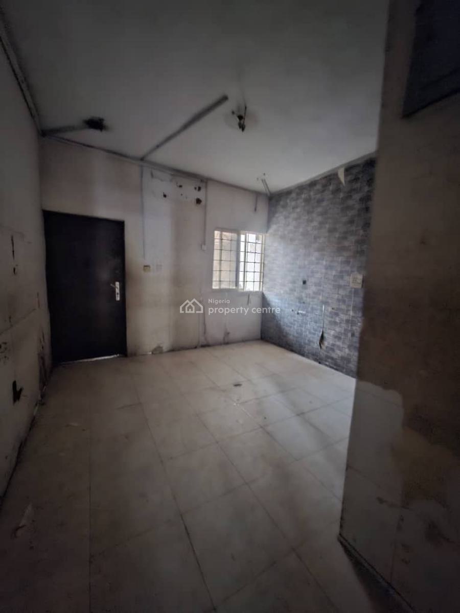 Spacious Massive Luxury 3 Bedroom Flat, Secure Commerical / Resstental Lekki Phase One, Lekki Phase 1, Lekki, Lagos, Flat / Apartment for Rent