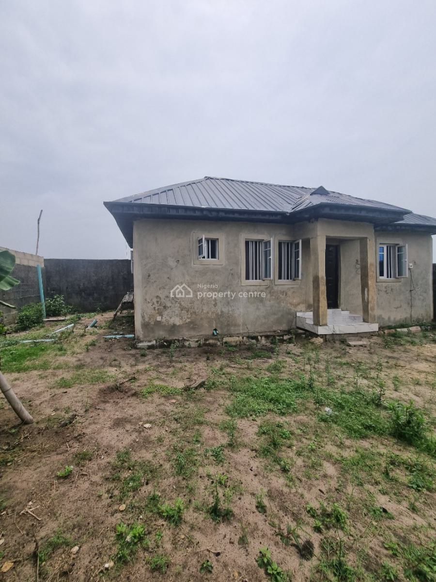 Distress Full Plot of Land, Opposite Giwa Garden Monastery Road Shoprite, Sangotedo, Ajah, Lagos, Mixed-use Land for Sale