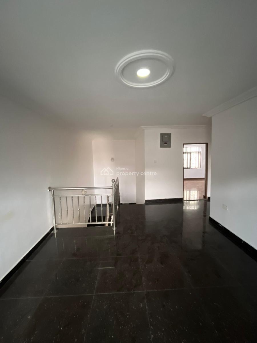 Spacious 2 Bedroom Terrace Duplex, Lekki Phase 1, Lekki, Lagos, Terraced Duplex for Rent