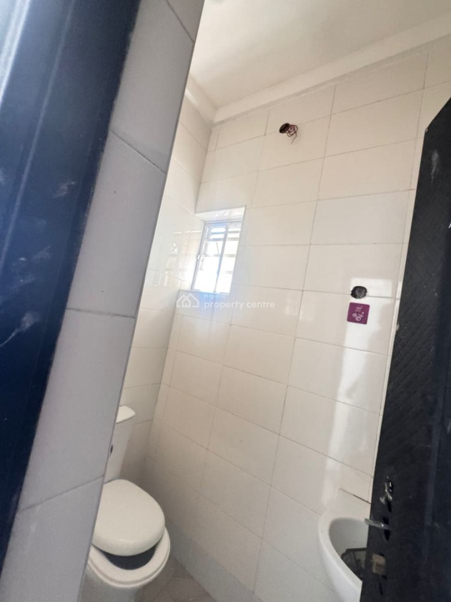 Fully Serviced and Luxury 2 Bedroom Apartment Upstairs, Grace Apartment, Orchid Road, Lekki Expressway, Lekki, Lagos, Flat / Apartment for Rent