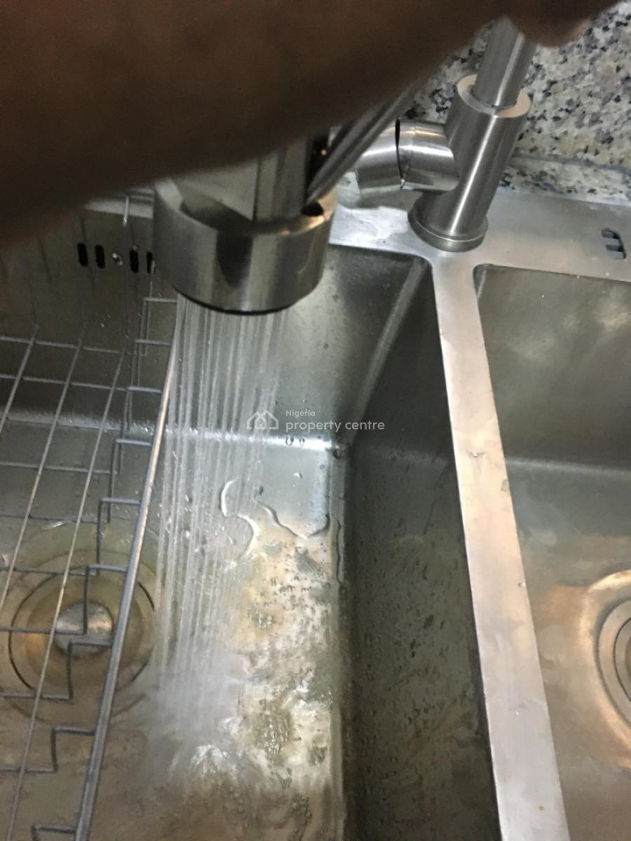 Spacious 3 Bedroom Apartment with Bq, Lekki Phase 1, Lekki, Lagos, Flat / Apartment for Rent