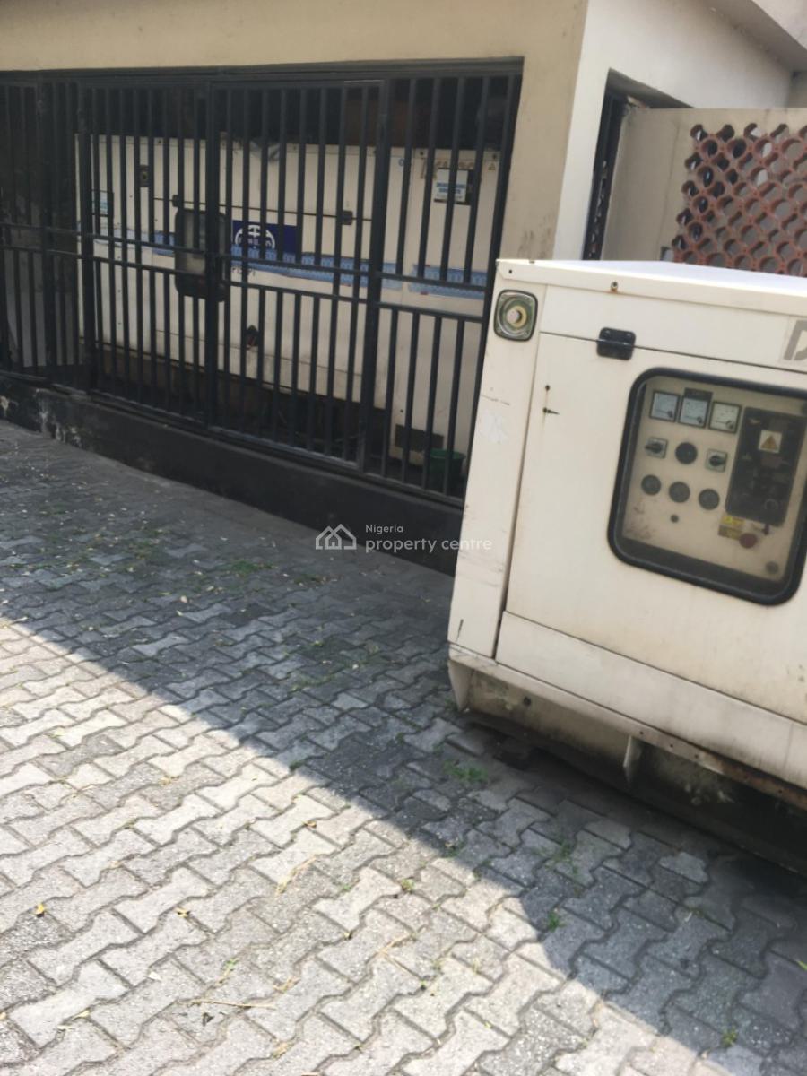 Spacious 3 Bedroom Apartment with Bq, Lekki Phase 1, Lekki, Lagos, Flat / Apartment for Rent