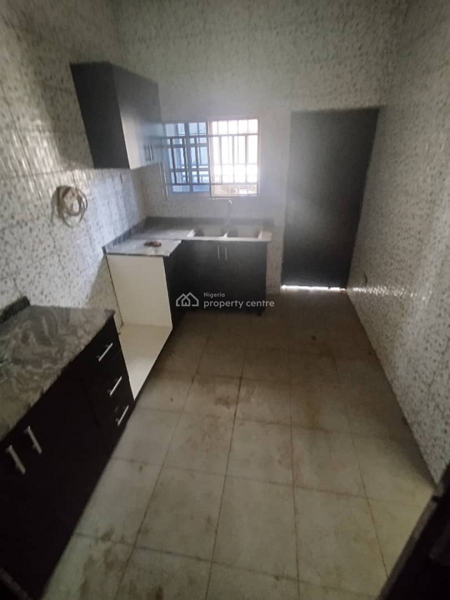 Massive 3bedroom Flat on The Ground Floor with Few Mins Untarred Roadh, Katampe, Abuja, Flat / Apartment for Rent