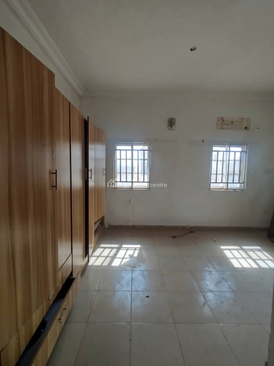 Massive 3bedroom Flat on The Ground Floor with Few Mins Untarred Roadh, Katampe, Abuja, Flat / Apartment for Rent