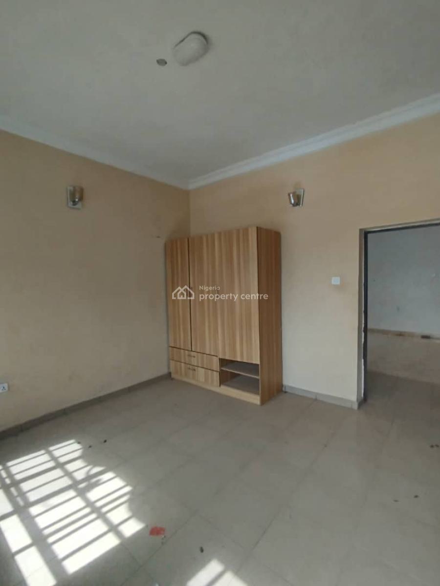 Massive 3bedroom Flat on The Ground Floor with Few Mins Untarred Roadh, Katampe, Abuja, Flat / Apartment for Rent