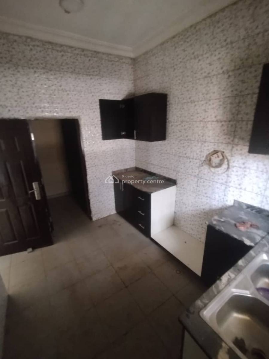 Massive 3bedroom Flat on The Ground Floor with Few Mins Untarred Roadh, Katampe, Abuja, Flat / Apartment for Rent