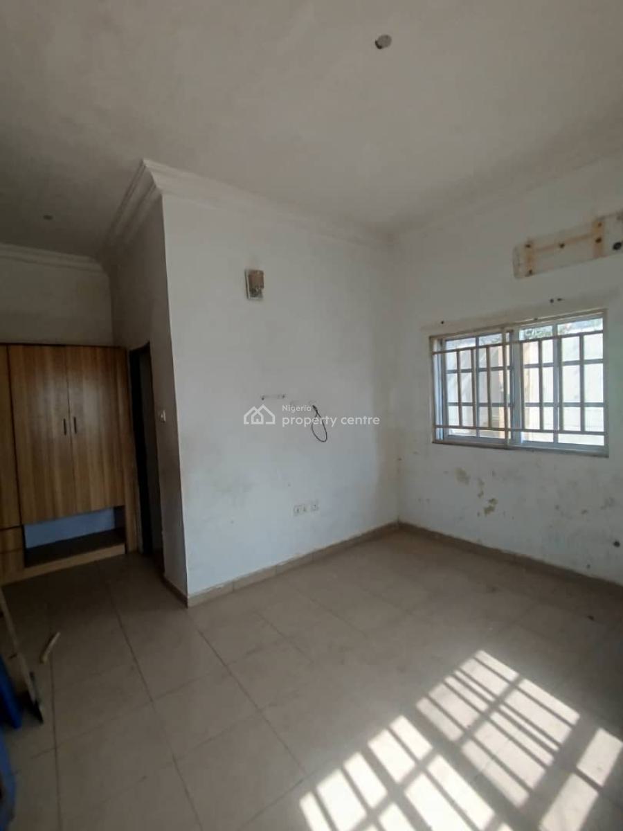 Massive 3bedroom Flat on The Ground Floor with Few Mins Untarred Roadh, Katampe, Abuja, Flat / Apartment for Rent