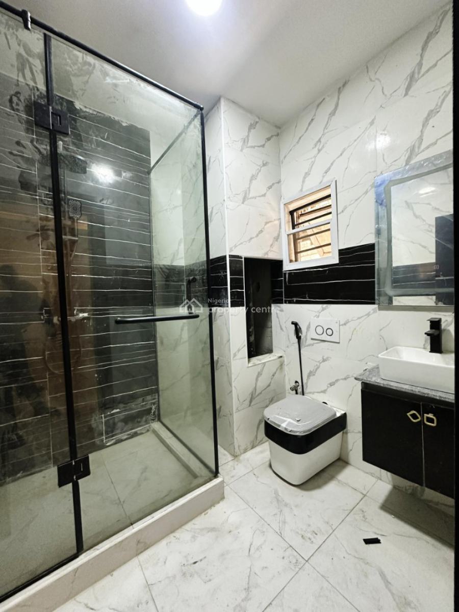 Executive 2 Bedroom Apartment, Lekki Phase 1, Lekki, Lagos., Lekki Phase 1, Lekki, Lagos, Flat / Apartment for Sale