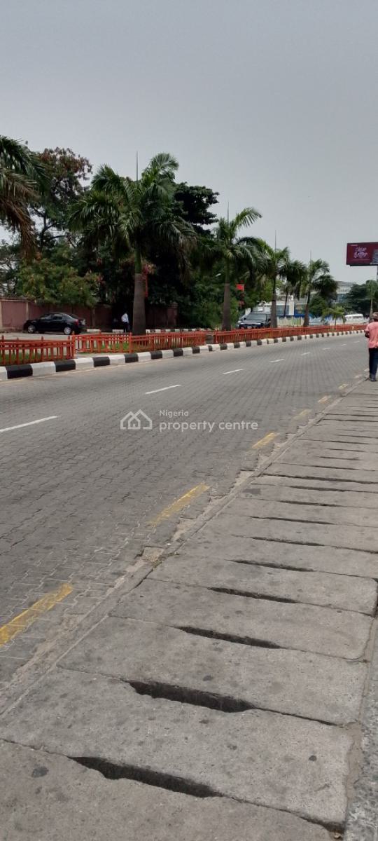 a Large Office Space Or Warehouse, Victoria Island, Victoria Island (vi), Lagos, Office Space for Rent