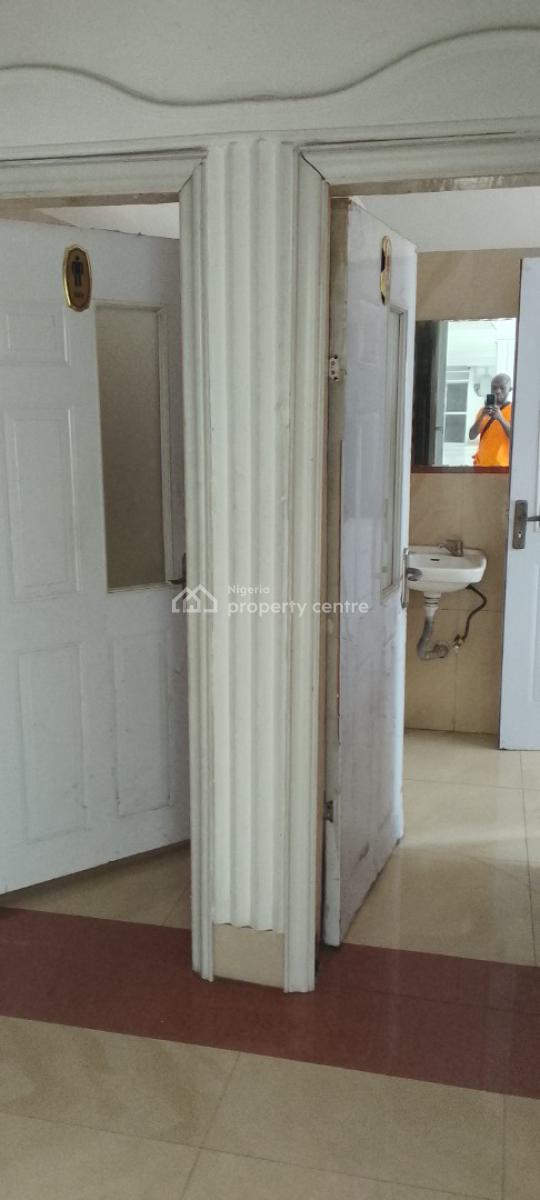 a Large Office Space Or Warehouse, Victoria Island, Victoria Island (vi), Lagos, Office Space for Rent