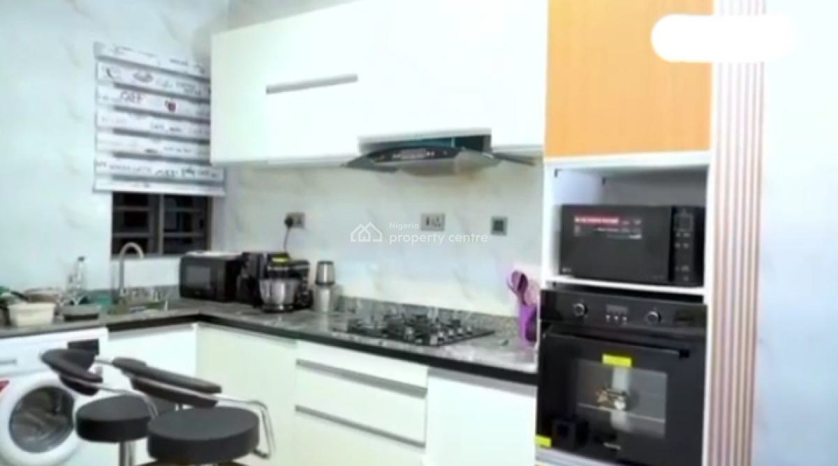 Executive 2 Bedroom Flat, Lekki Phase 2 Off Ogombo Road By Abraham Adesanya, Lekki Phase 2, Lekki, Lagos, Flat / Apartment for Sale