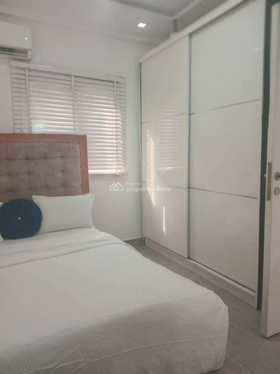 Fully Fitted and Furnished 1 Bedroom Flat in  Lekki Phase One, Off Admiralty, Lekki Phase 1, Lekki, Lagos, Mini Flat (room and Parlour) for Rent