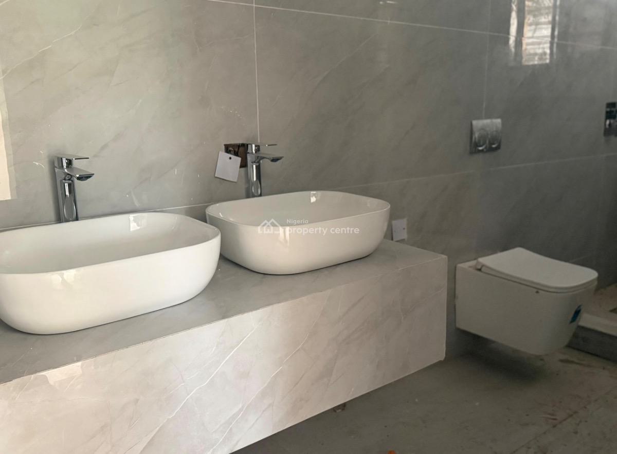 Fully Serviced 3 Bedroom Apartment + Bq, Swimming Pool, Gym, Off Admiralty Way, Lekki Phase 1, Lekki, Lagos, Flat / Apartment for Rent