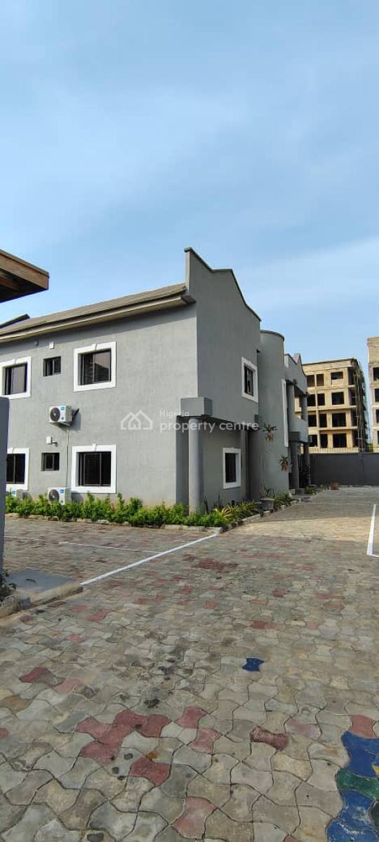 Fully Serviced 3 Bedroom Apartment + Bq, Swimming Pool, Gym, Off Admiralty Way, Lekki Phase 1, Lekki, Lagos, Flat / Apartment for Rent