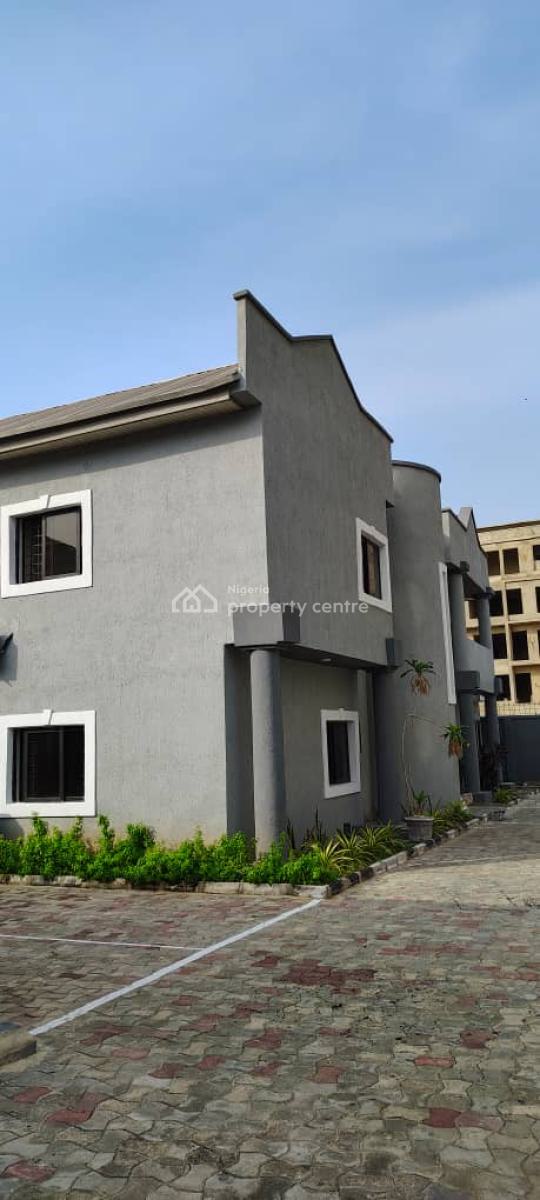 Fully Serviced 3 Bedroom Apartment + Bq, Swimming Pool, Gym, Off Admiralty Way, Lekki Phase 1, Lekki, Lagos, Flat / Apartment for Rent